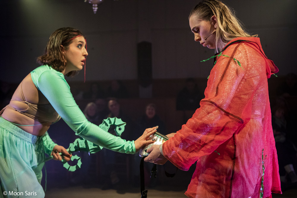 Scenefotografie_Theater_MoonSaris_Winterkaravaan.jpeg(1)